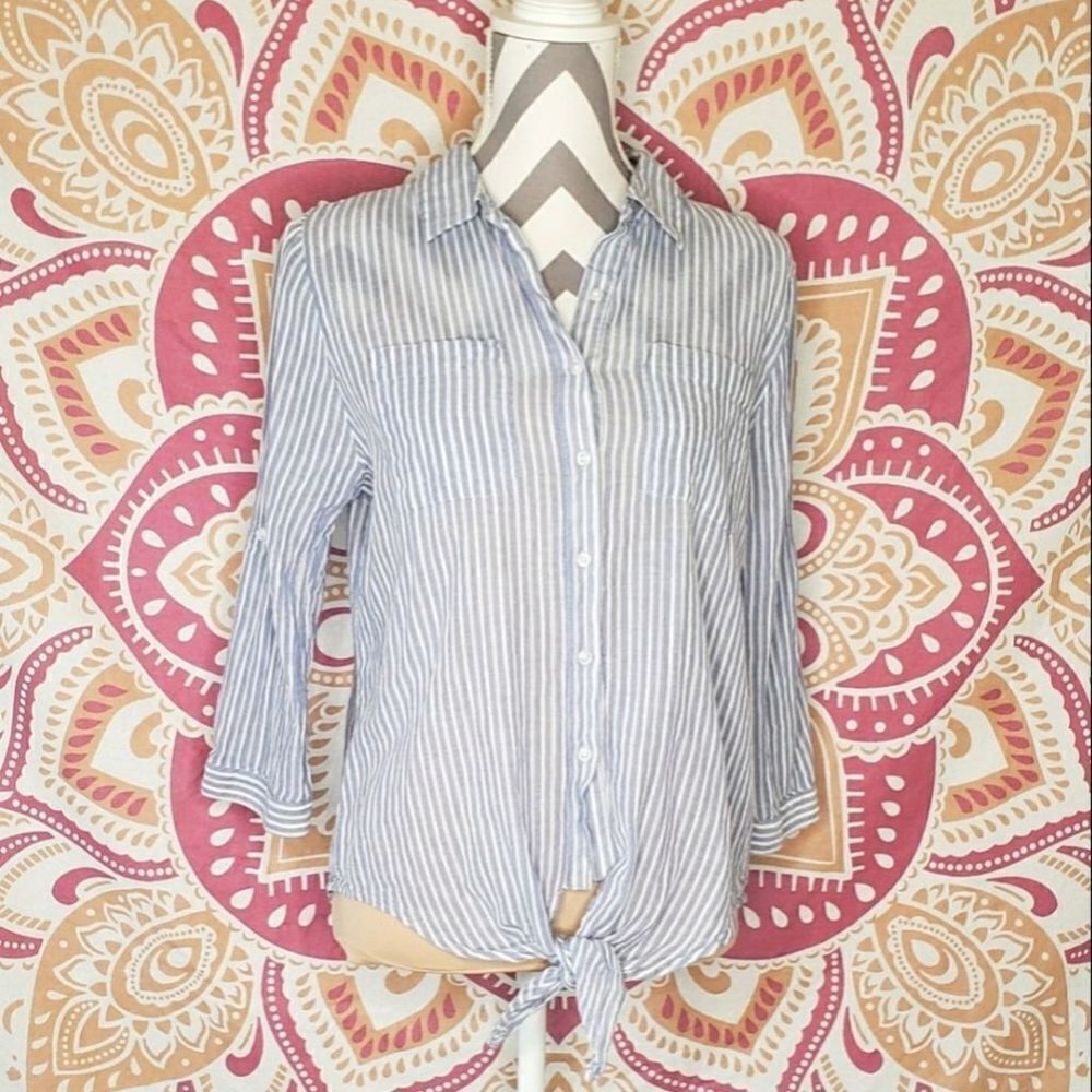 Olive & Oak NWT button front 100% cotton striped blue top